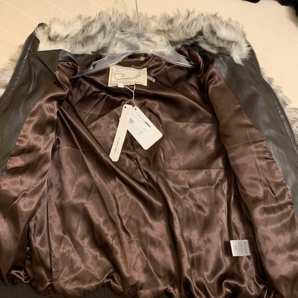 Faux Fur Zip Up Jacket - Picture 6 of 7